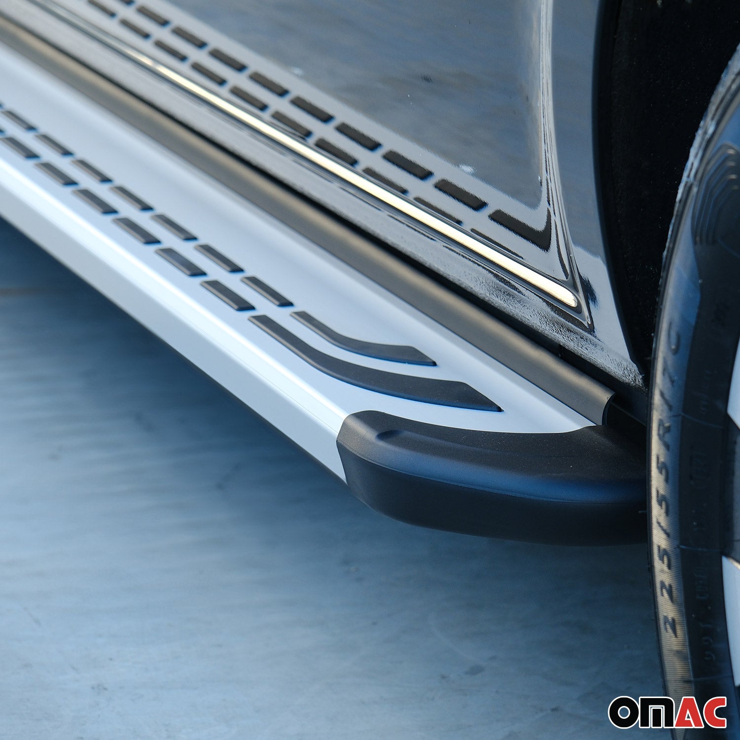 Trittbretter Seitenschweller Seitenbretter für Hyundai Santa Fe 2018-23 Alu Grau