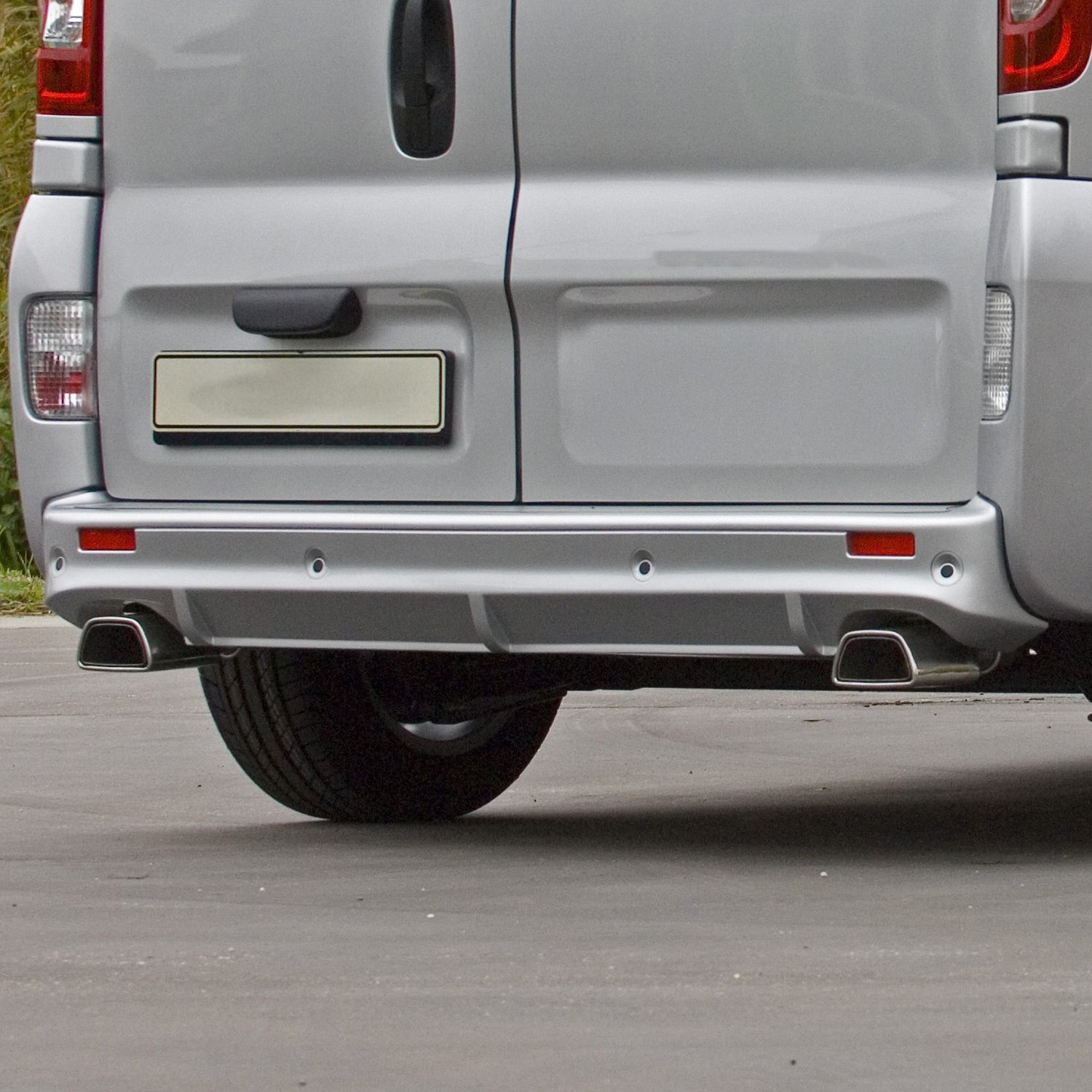 Heckdiffusor Stoßstange Heckansatz für Opel Vivaro 2001-2014 ohne Parksensor