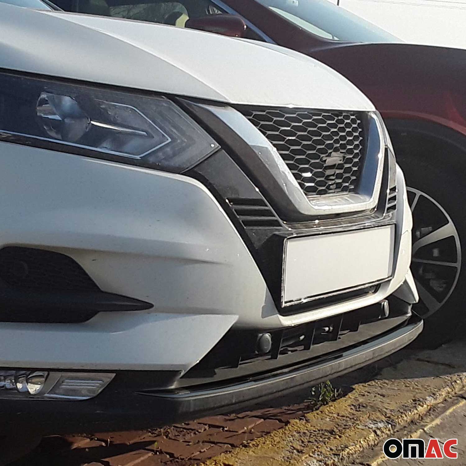 Kühlergrill Leisten Grillleisten für Nissan Qashqai J11 2017-2021 Chrom Dunkel