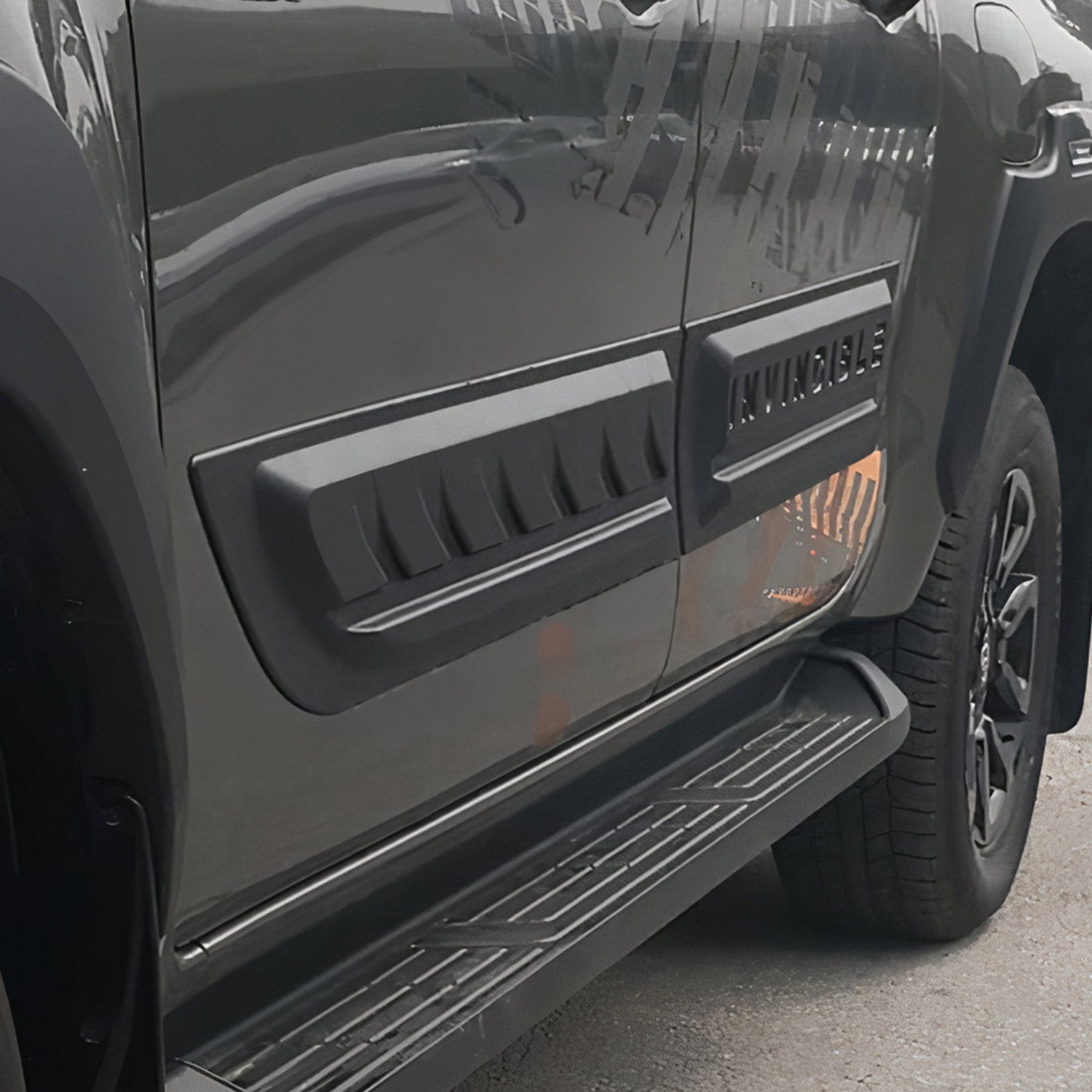 Türschutzleisten Seitenschutz für Toyota Hilux 2015-2026 ABS Schwarz 4tlg