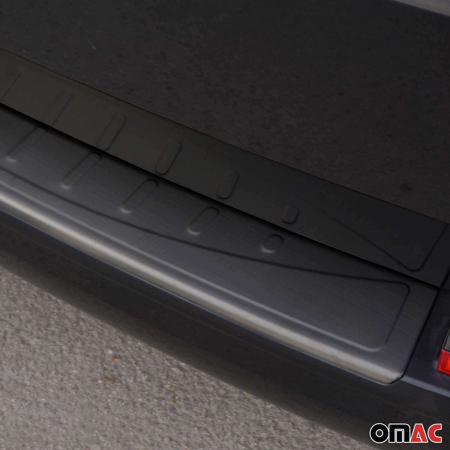 Ladekantenschutz für VW Transporter alle T6 2015-2024 Heckklappe dark chrom