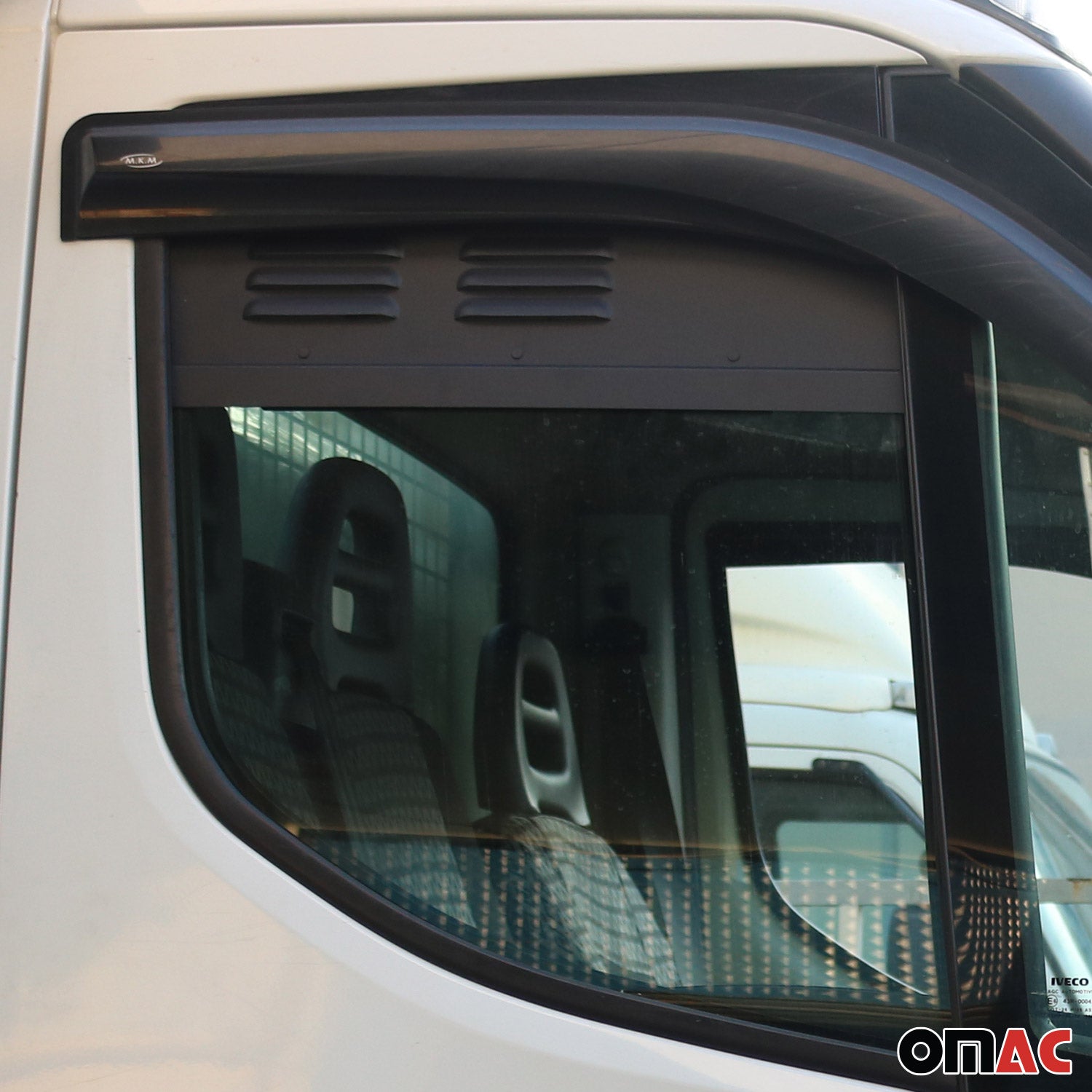 Lüftungsgitter Be & Entlüftung für Iveco Daily 2014-2026 Aluminium Schwarz 2tlg