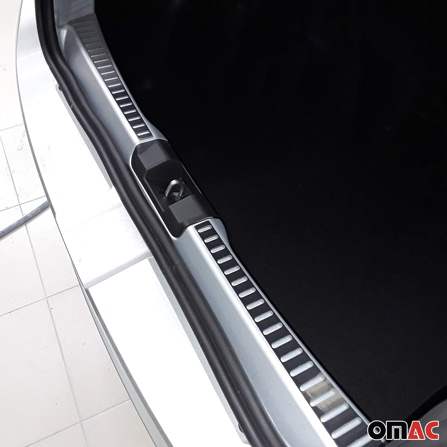 Innen Ladekantenschutz für Dacia Sandero 2021-2025 Edelstahl Chrom