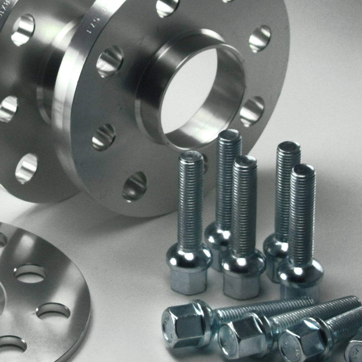 JOM Spurverbreiterung Set 20mm für VW Polo VI (AW) mit ABE Aluminium