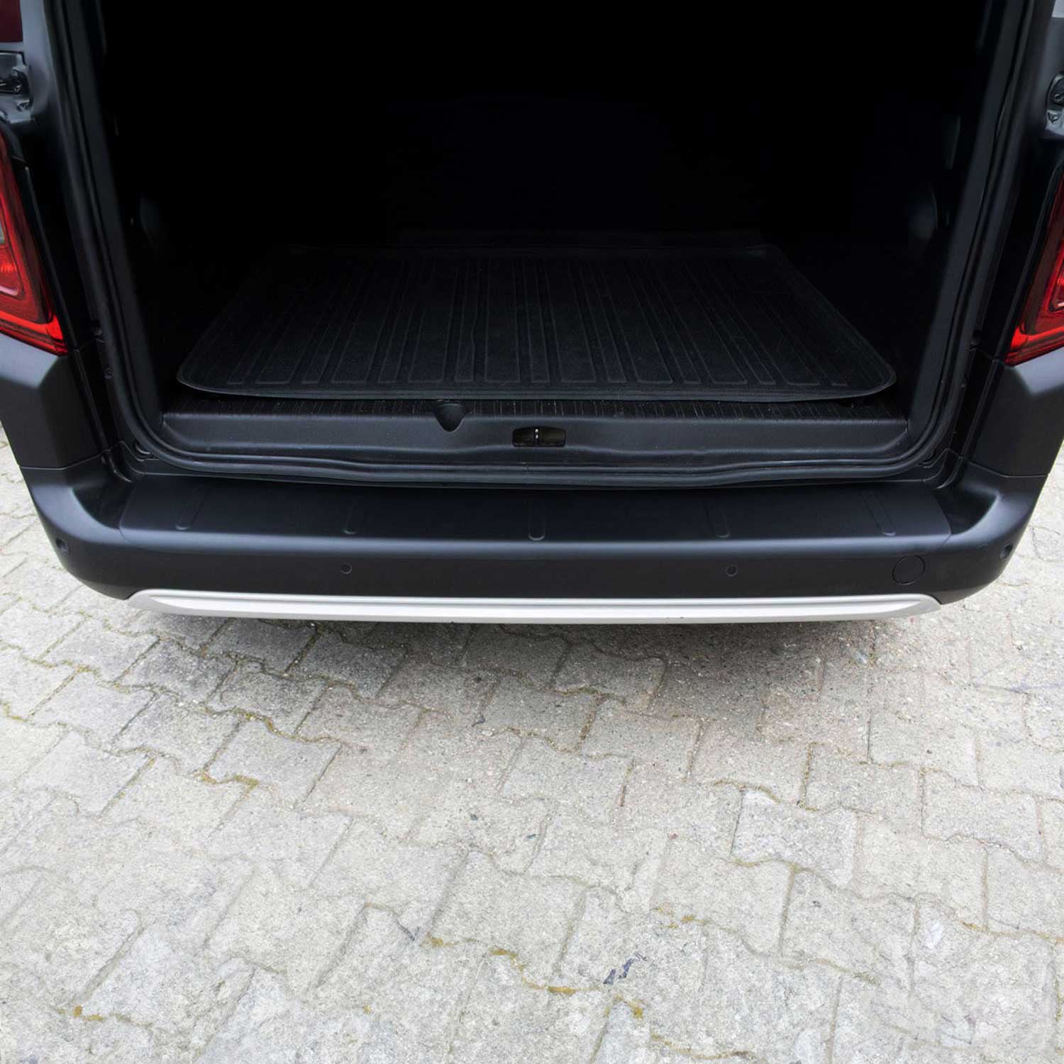Ladekantenschutz für Peugeot Partner Tepee / Citroen Berlingo 2008-2018 schwarz