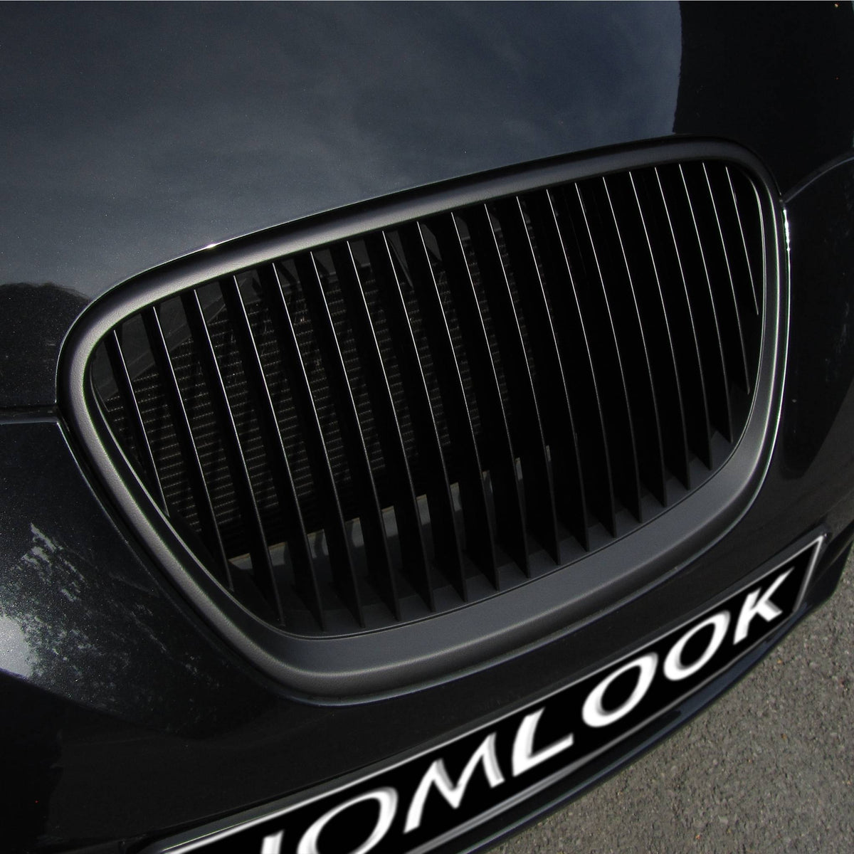 JOM Kühlergrill für Seat Leon (1P/Altea) 5P FL ab 2009 ohne Emblem ABS Schwarz